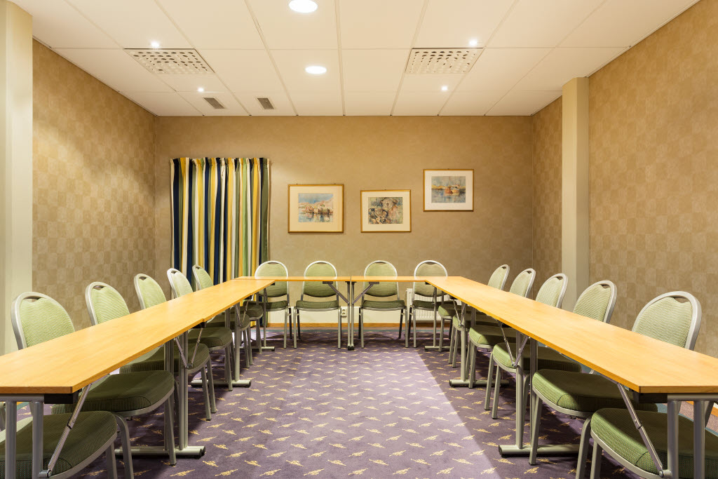 Urheberrecht: Haakon Brox Scandic Sunnfjord Hotel & Spa, Forde, sal 14, Grov, meeting, conference